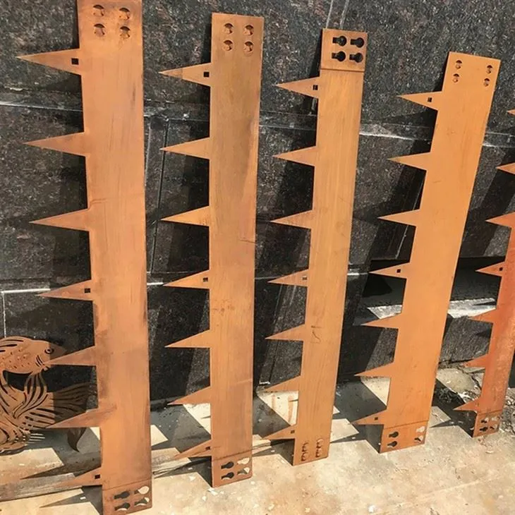 Natural Rusty Metal Garden Lawn Edging